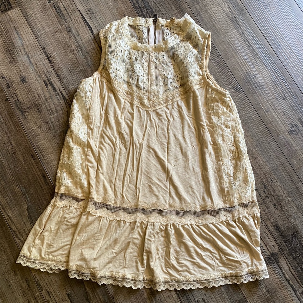 POL Tank with Lace Detail size S NWT